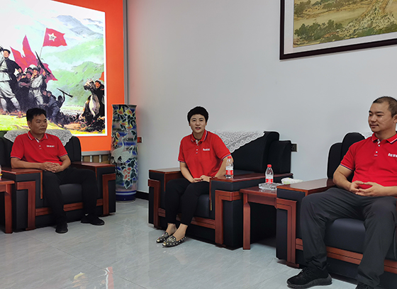 长征娱乐
举办庆八一建军节活动